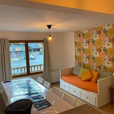 Le Fleuri Ensoleille De Guzet Apartment Ustou ภายนอก รูปภาพ