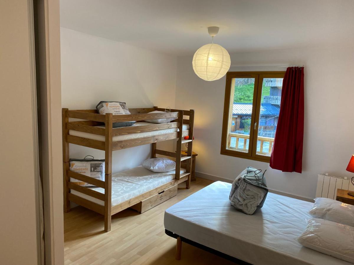 Le Fleuri Ensoleille De Guzet Apartment Ustou ภายนอก รูปภาพ