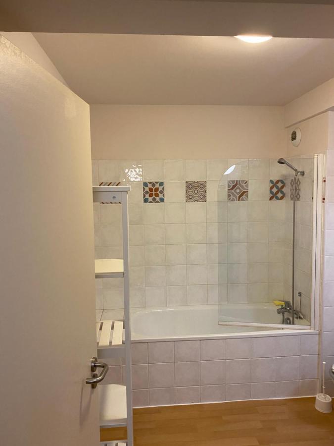 Le Fleuri Ensoleille De Guzet Apartment Ustou ภายนอก รูปภาพ