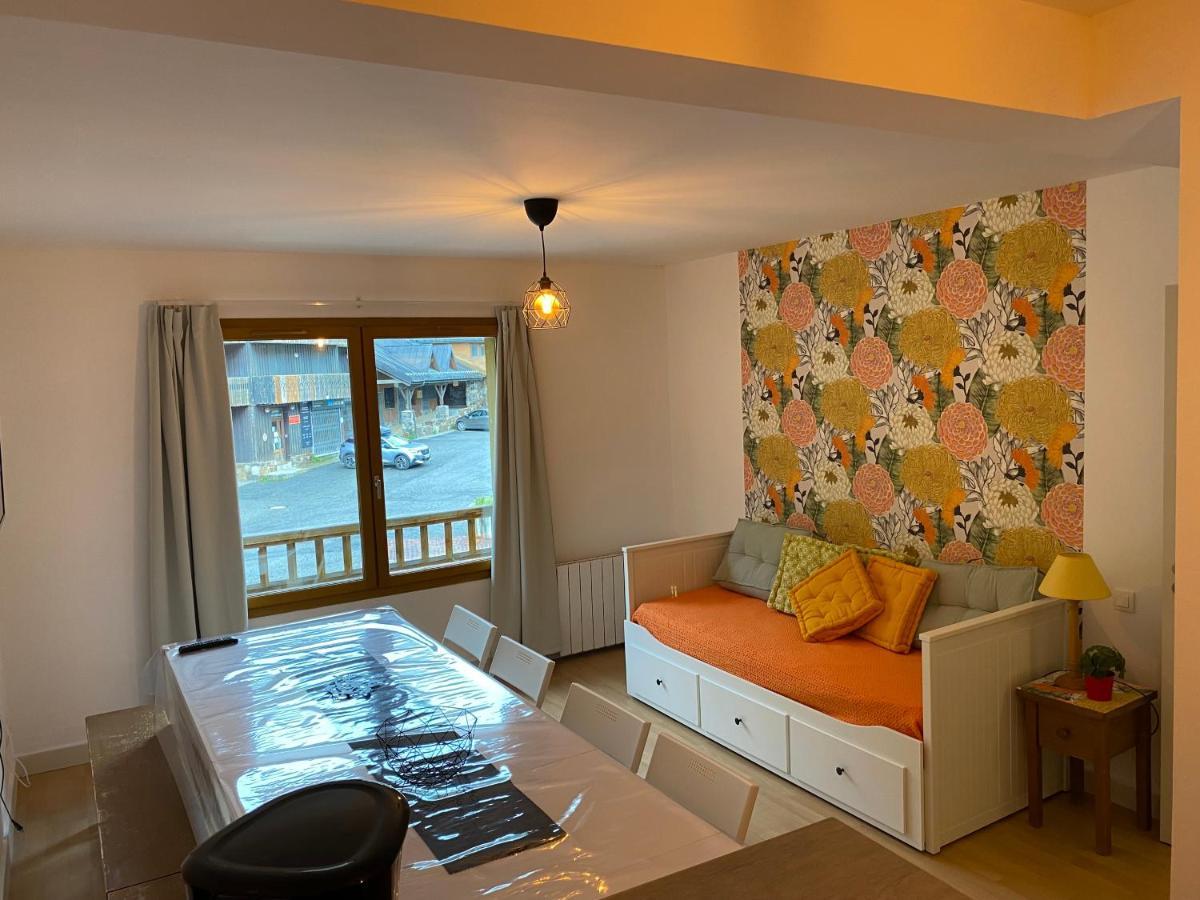 Le Fleuri Ensoleille De Guzet Apartment Ustou ภายนอก รูปภาพ