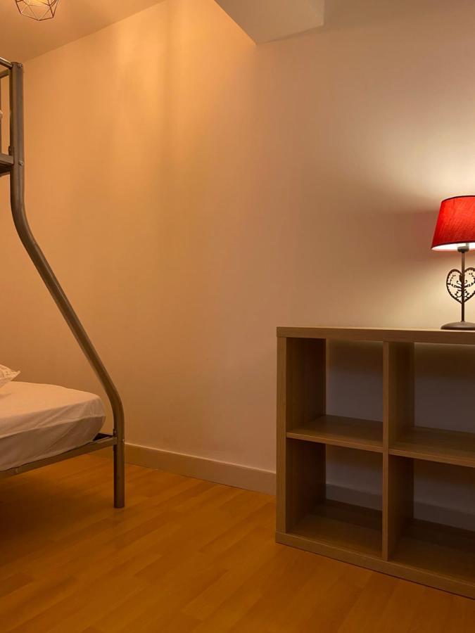 Le Fleuri Ensoleille De Guzet Apartment Ustou ภายนอก รูปภาพ