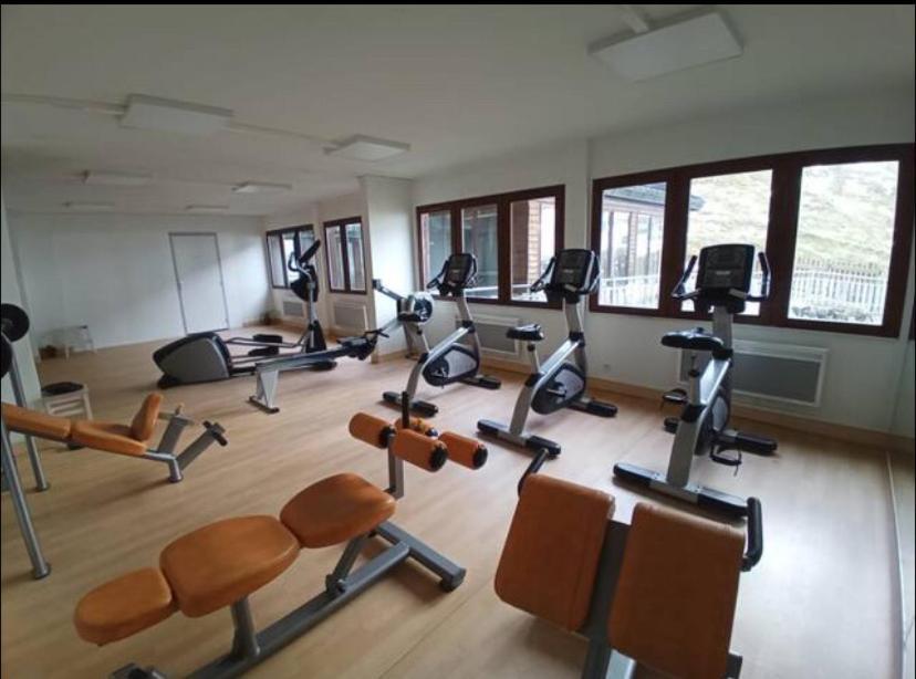 Le Fleuri Ensoleille De Guzet Apartment Ustou ภายนอก รูปภาพ
